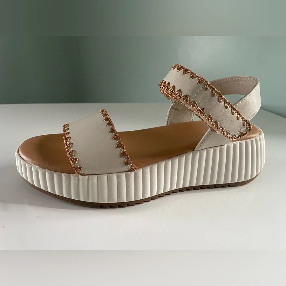 Dolce Vita Franca Ivory Wedge Sandal Cushioned Platform Size 9 NWT